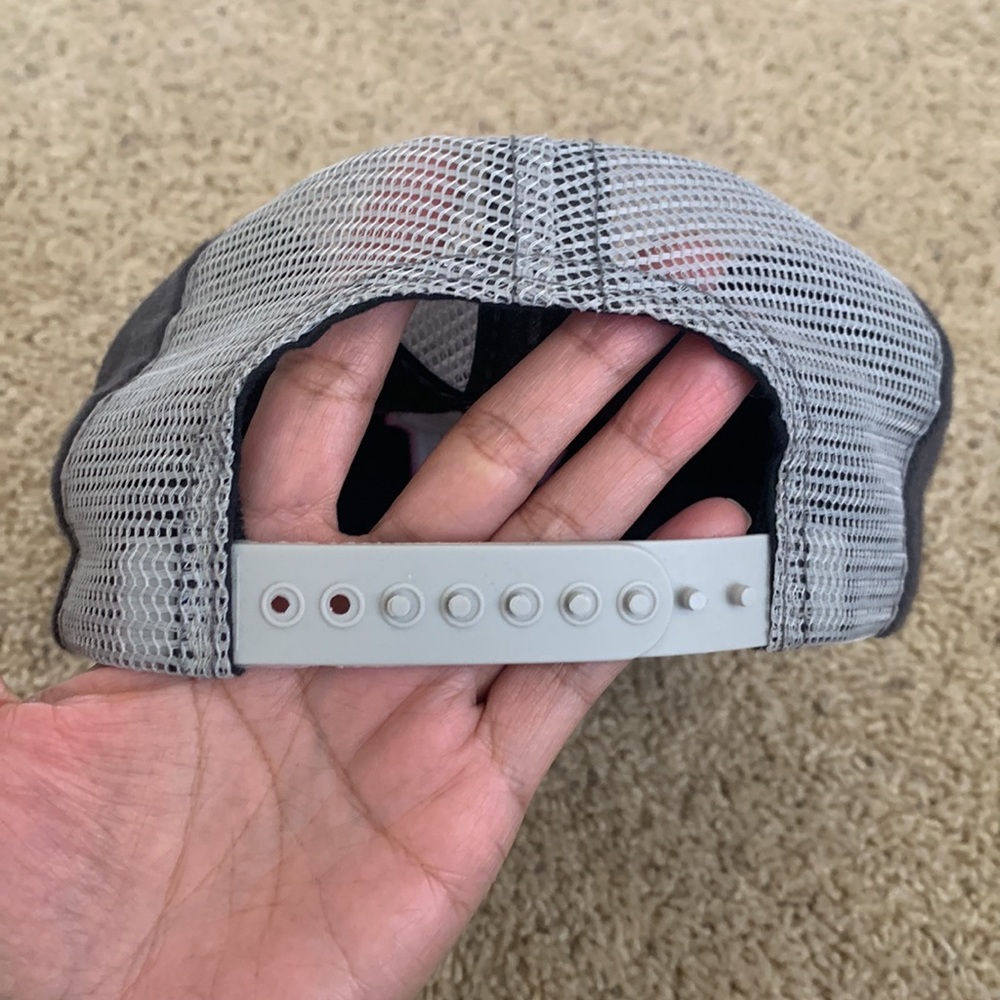 Undefeated SnapBack hat - Picture 3 of 4